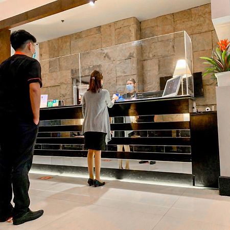 B酒店 - 由贝尔维尤酒店集团公司管理 文珍俞巴市 外观 照片