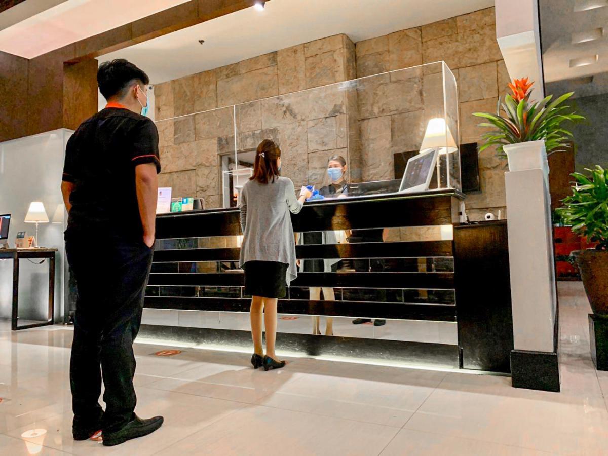 B酒店 - 由贝尔维尤酒店集团公司管理 文珍俞巴市 外观 照片