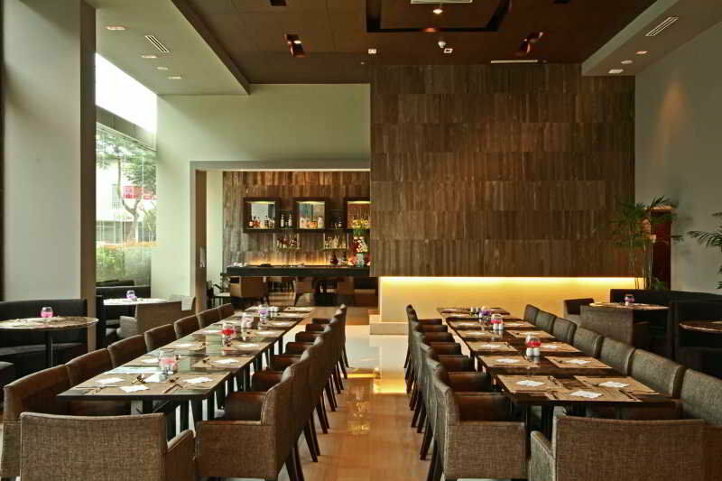 B酒店 - 由贝尔维尤酒店集团公司管理 文珍俞巴市 外观 照片